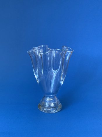 CLEAR WIGGLE VASE