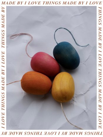 COLORED WOODEN EGG / SINGLE