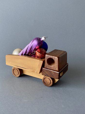 TIPPING TRUCK