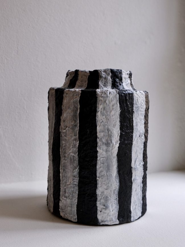 POT #1 – black + white