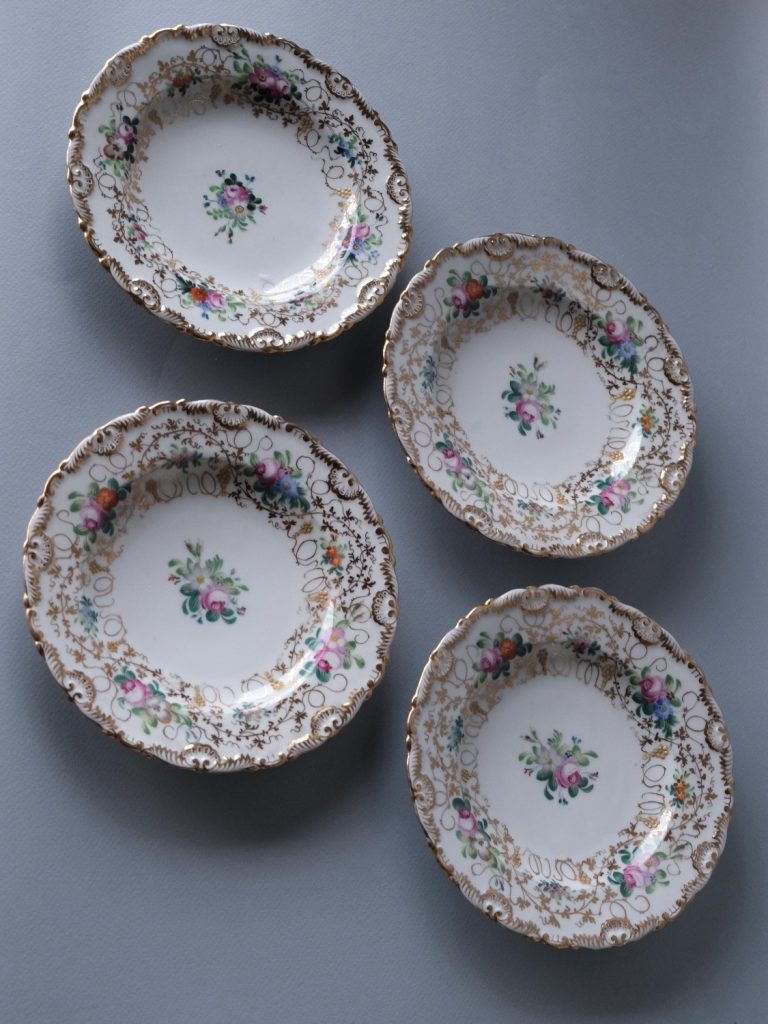 ROMANTIC CAKE PLATES - SET OF 4
