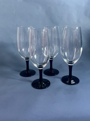 AFTER DARK – 4 GLÄSER MIT SCHWARZEM FUSS