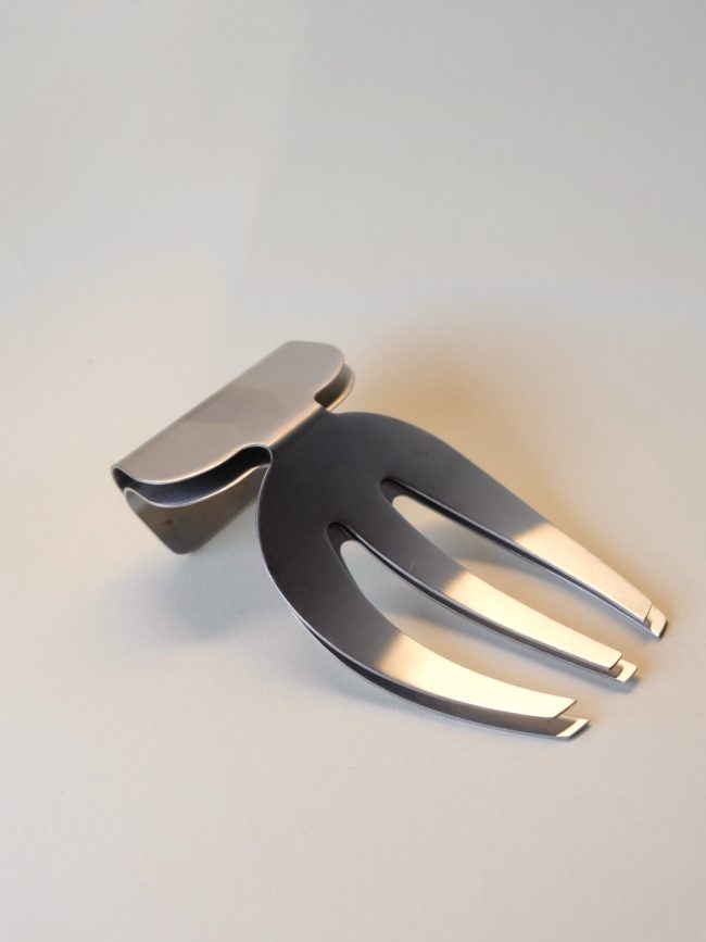 HAND IT OVER – SALAD SERVERS